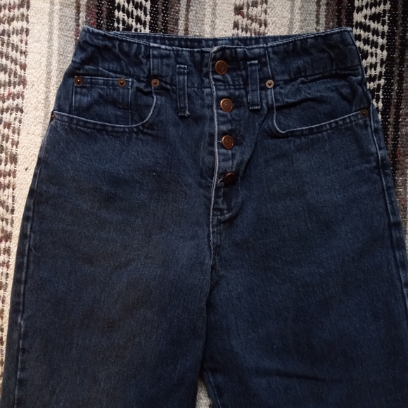 Vintage Lei Jeans! - Picture 2 of 7